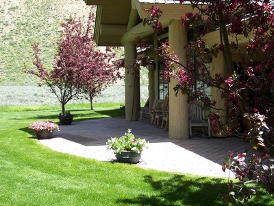 gallery/medium/0 (39)-Landscaping-Ketchum-Idaho.jpg